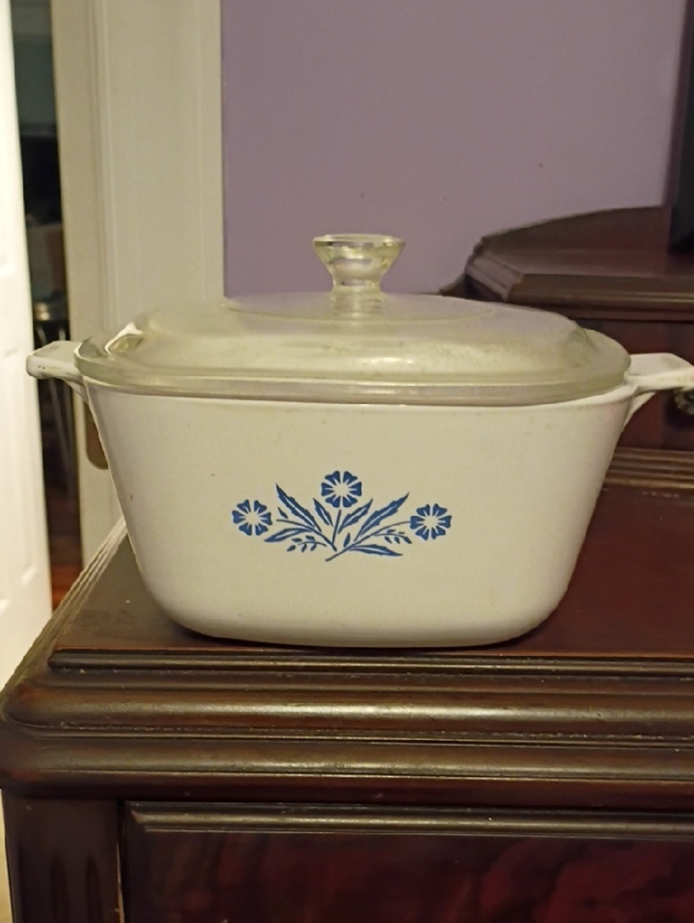Vintage CorningWare  1 3/4, Qt Casserole Dish